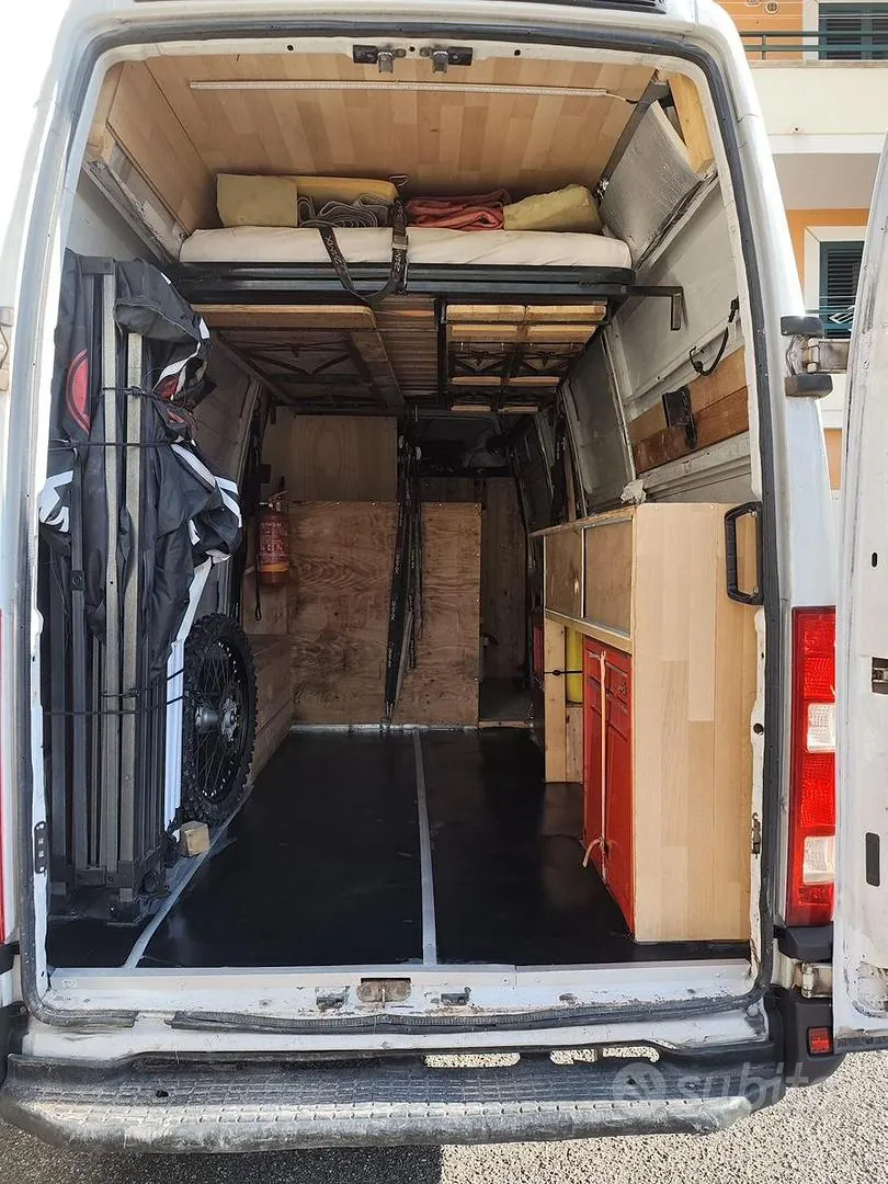 Iveco Daily 2010 photo 3
