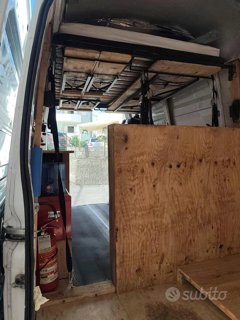 Iveco Daily 2010 photo 5