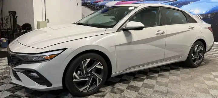 Hyundai Elantra 2025 photo 2