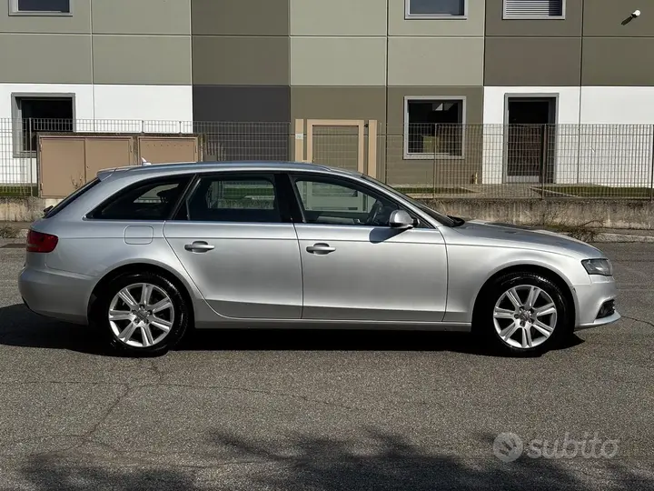 Audi A4 Avant 2011 photo 5