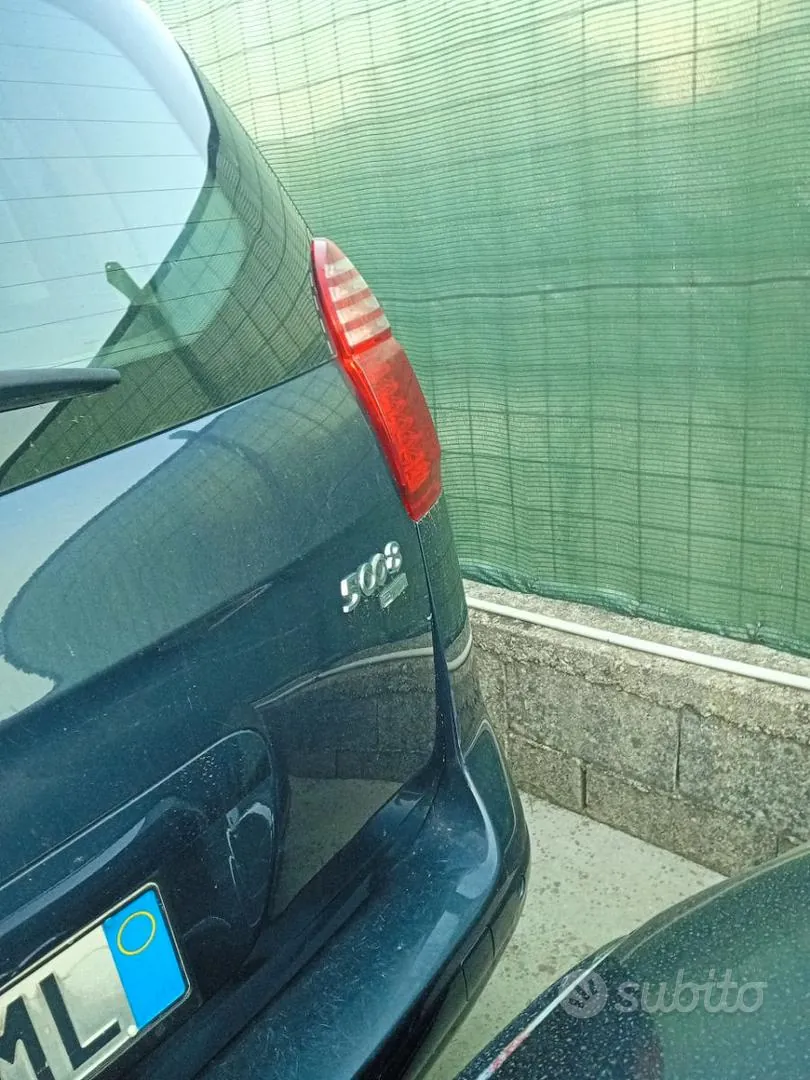Peugeot 5008 2013 photo 2