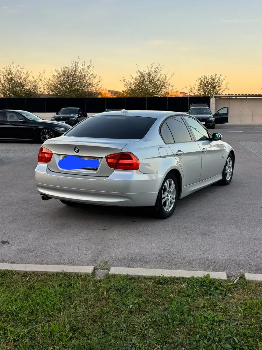 BMW 3Er-Reihe 320I 2005 photo 2