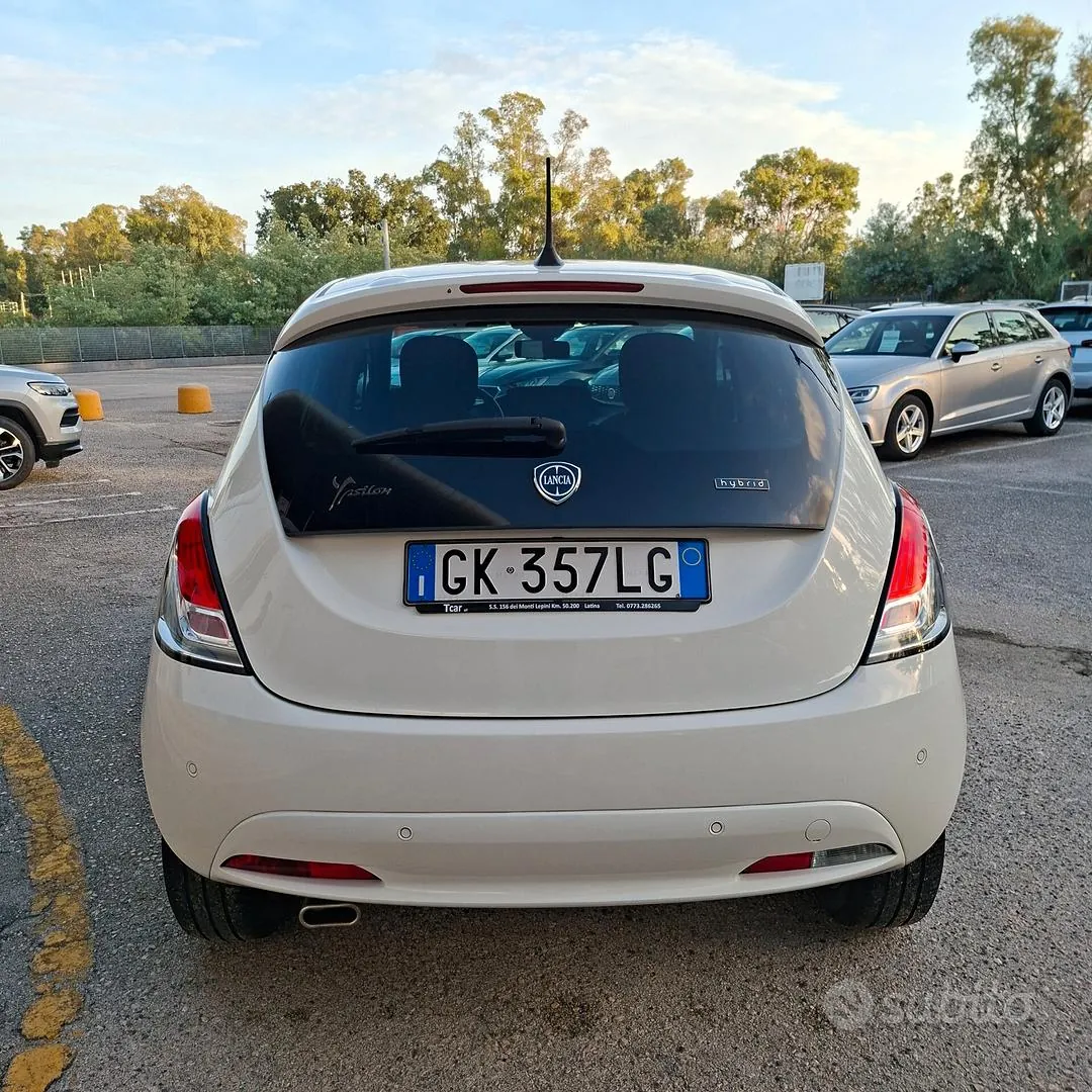 Lancia Ypsilon 2022 photo 4