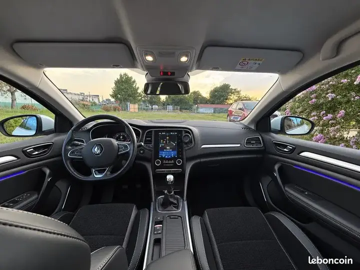 Renault Mégane 2016 photo 3