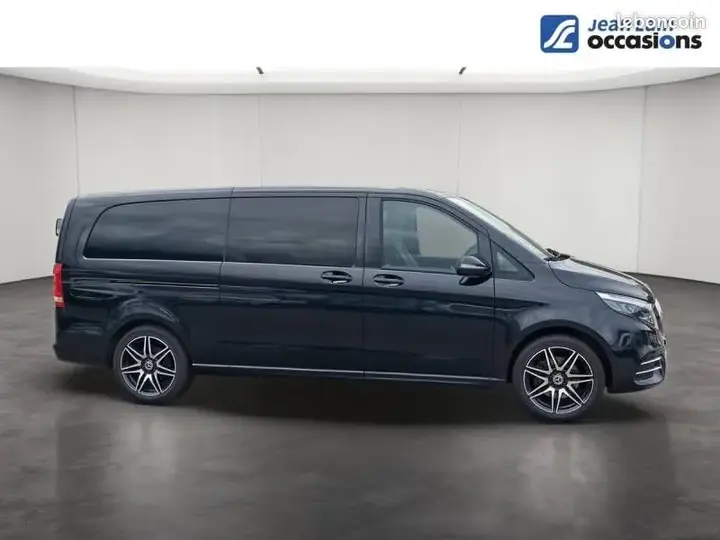 Mercedes-Benz V 2023 photo 4