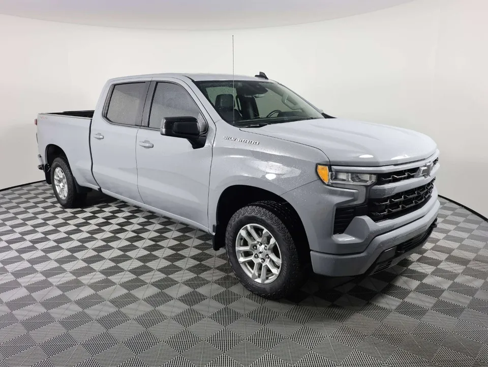 Chevrolet Silverado 1500 2024 photo 3
