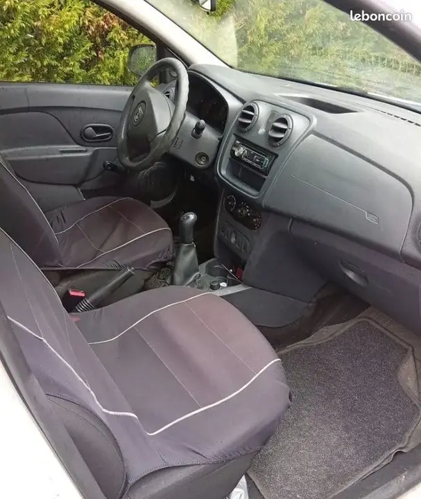 Dacia Logan 2016 photo 2