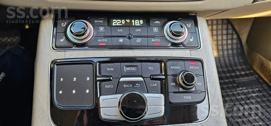 Audi A8 2015 photo 5