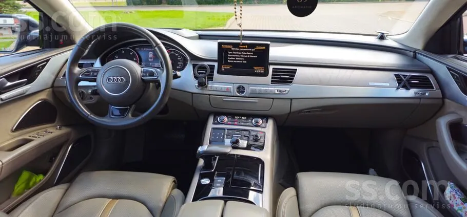 Audi A8 2015 photo 4