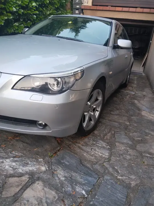 BMW 5 Series 2004 photo 2
