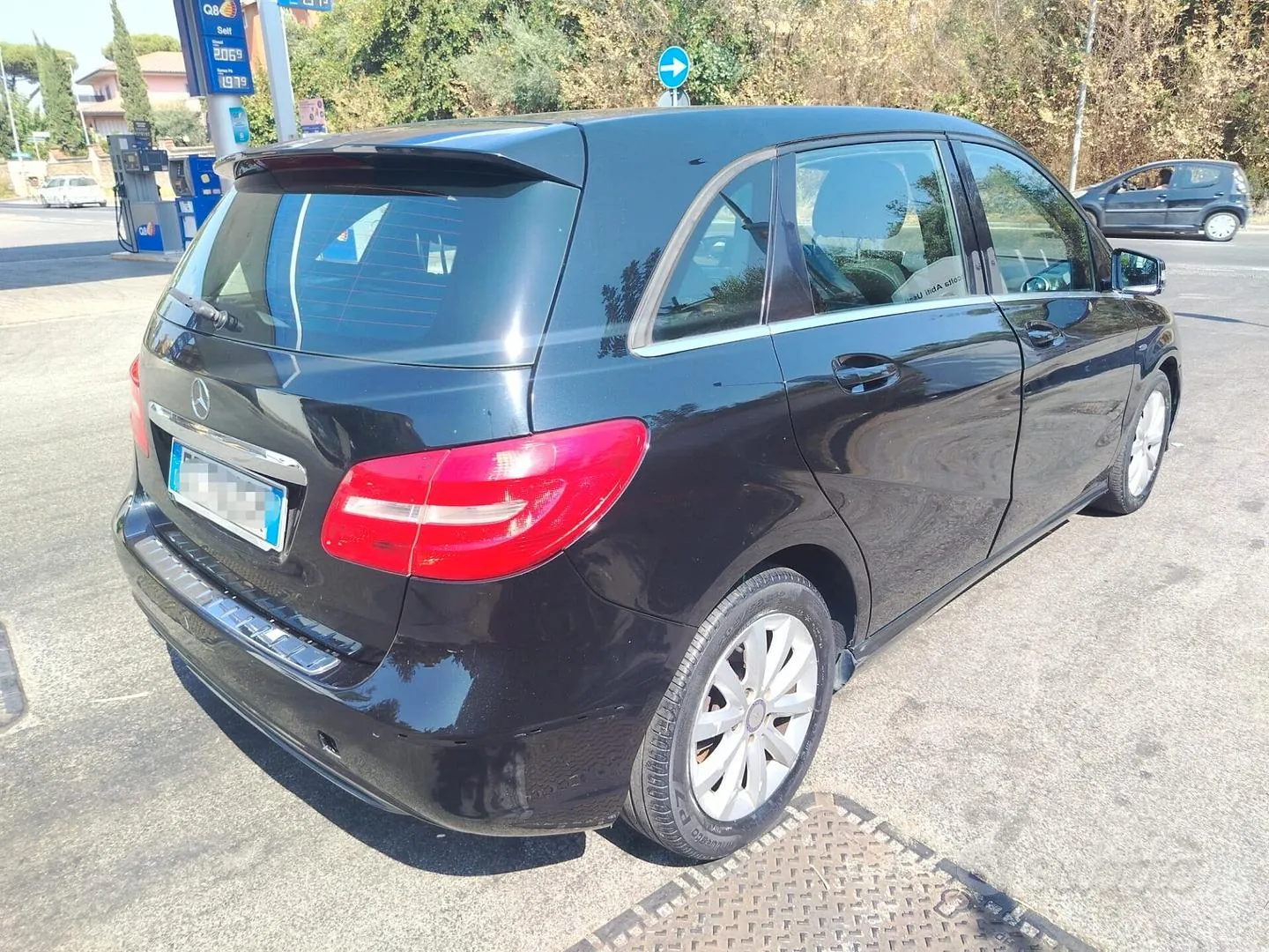 Mercedes-Benz B 180 2014 photo 2