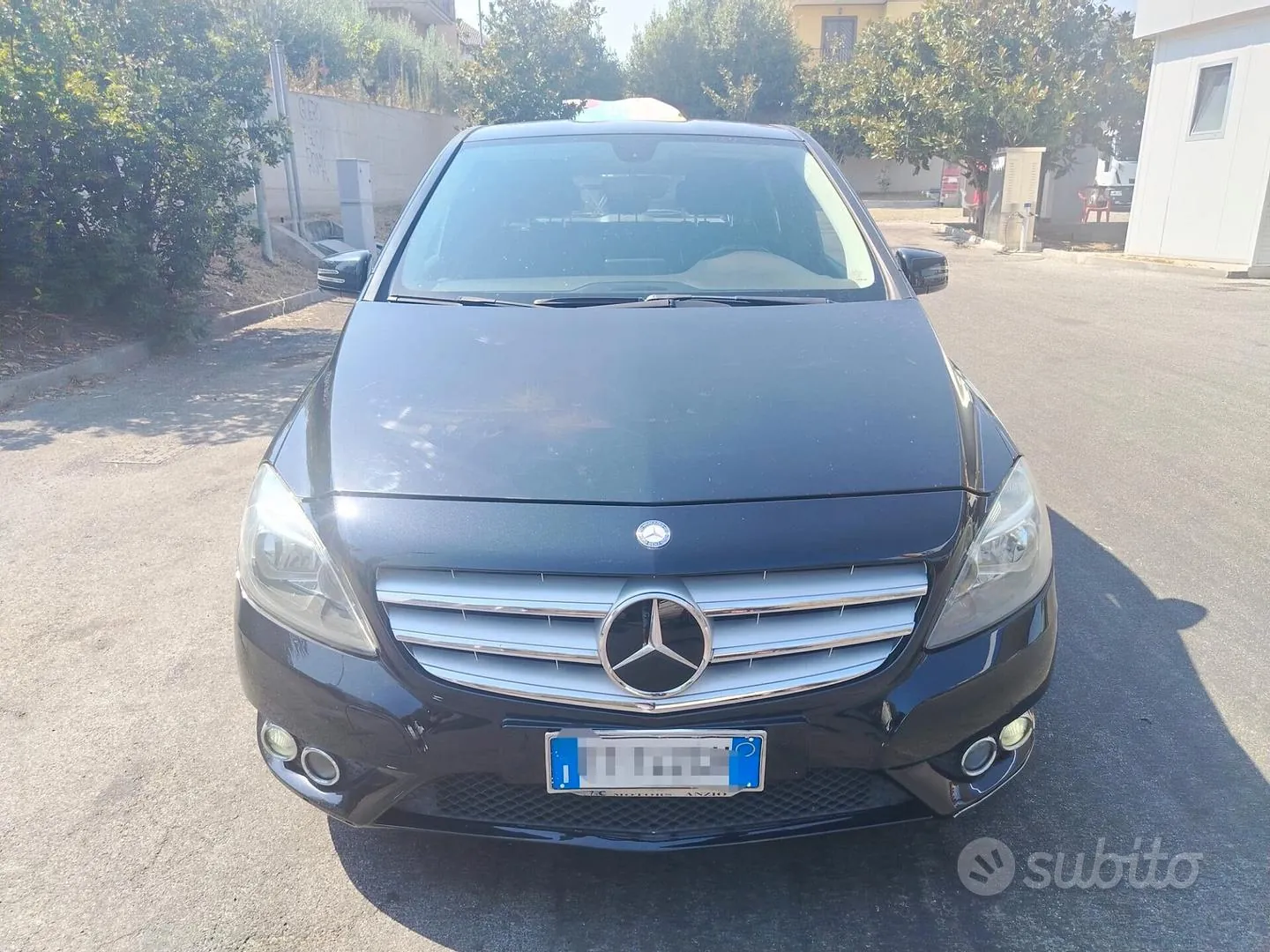 Mercedes-Benz B 180