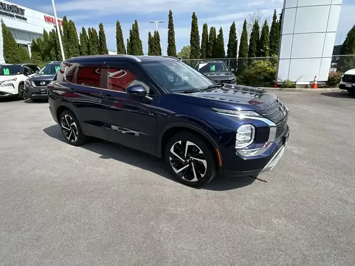 Mitsubishi Outlander 2024 photo 2