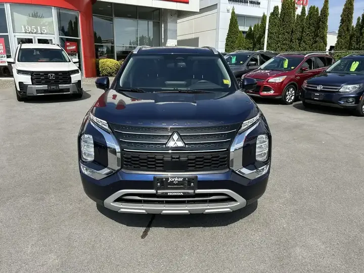 Mitsubishi Outlander 2024 photo 3