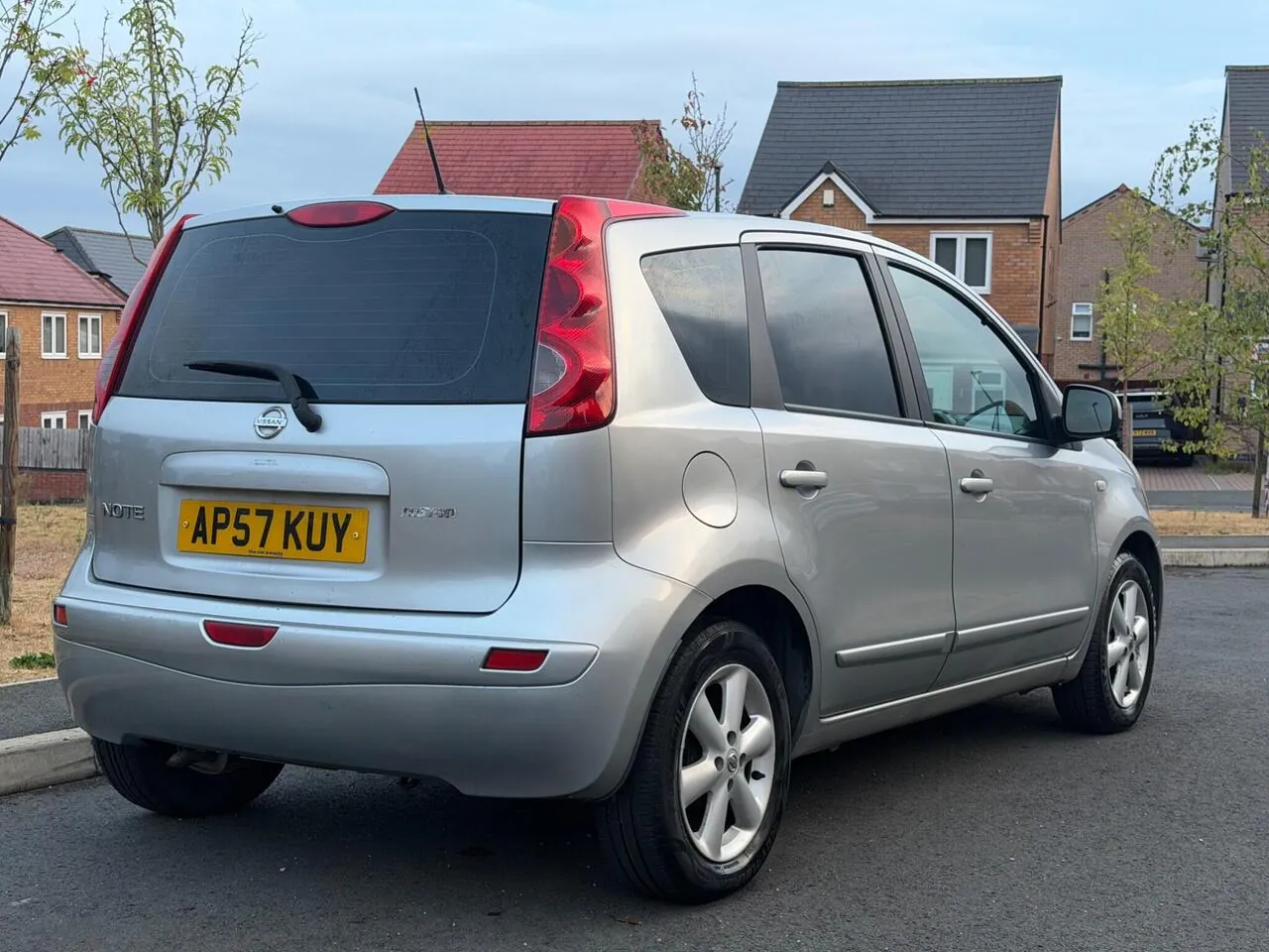 Nissan Note 2007 photo 3