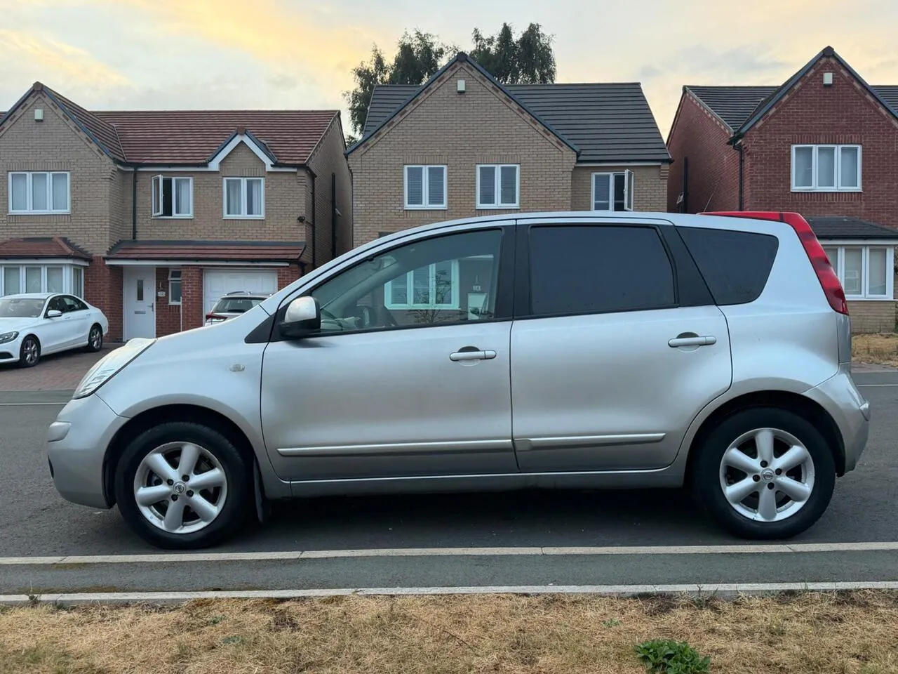 Nissan Note 2007 photo 5