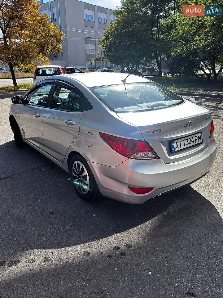 Hyundai Accent 2012 photo 3