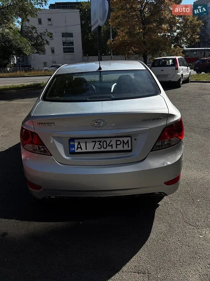 Hyundai Accent 2012 photo 5