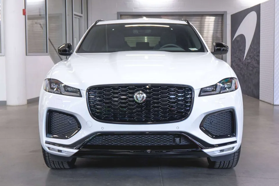 Jaguar F-Pace 2026 photo 4