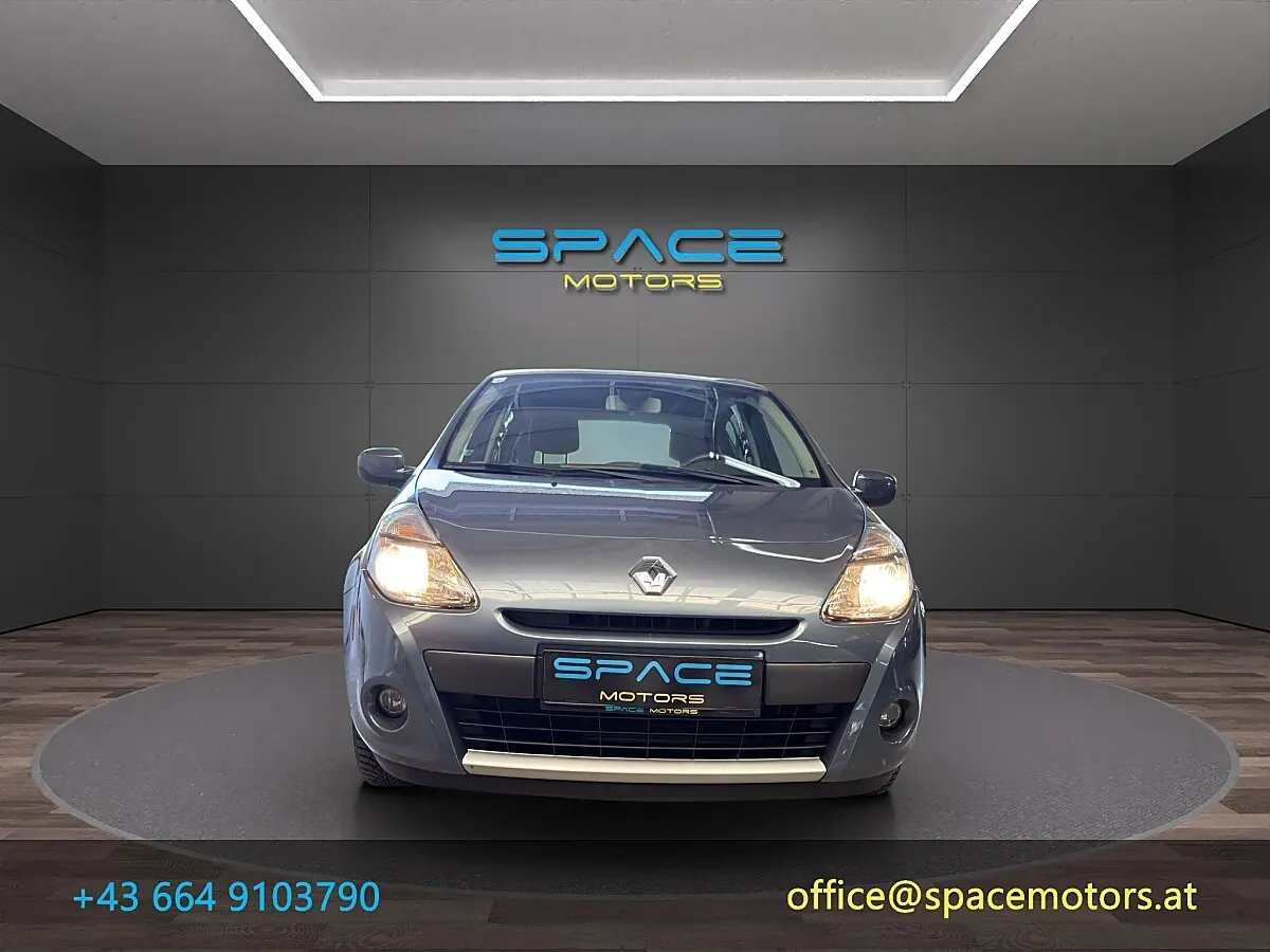 Renault Clio 2009 photo 2