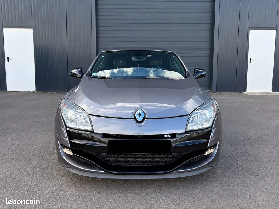 Renault Megane 2011 photo 2