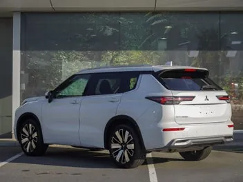 Mitsubishi Outlander 2026 photo 3