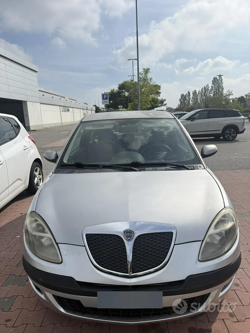 Lancia Ypsilon 2004 photo 2