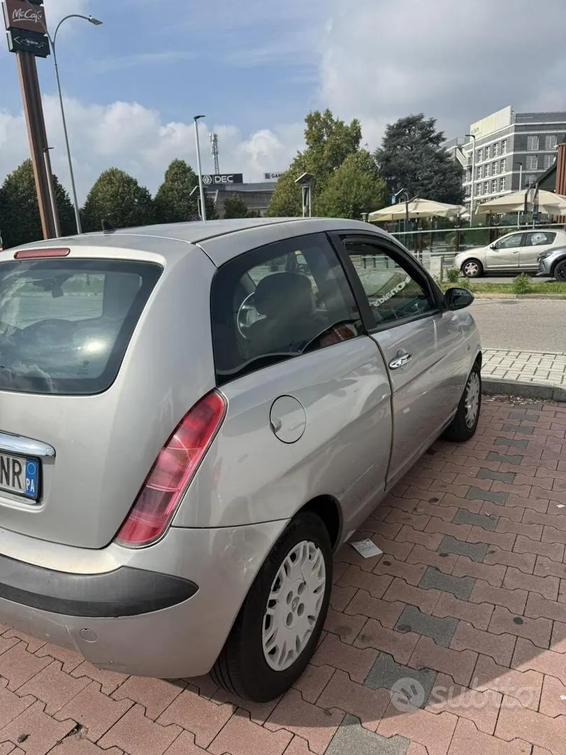 Lancia Ypsilon 2004 photo 4