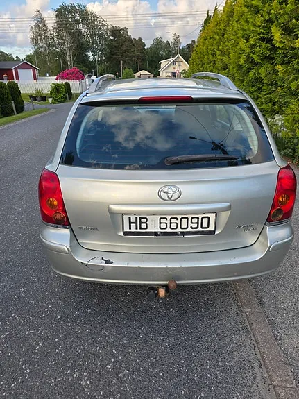 Toyota Avensis 2006 photo 2