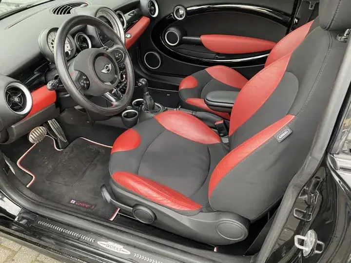 Mini Cooper S 2012 photo 3