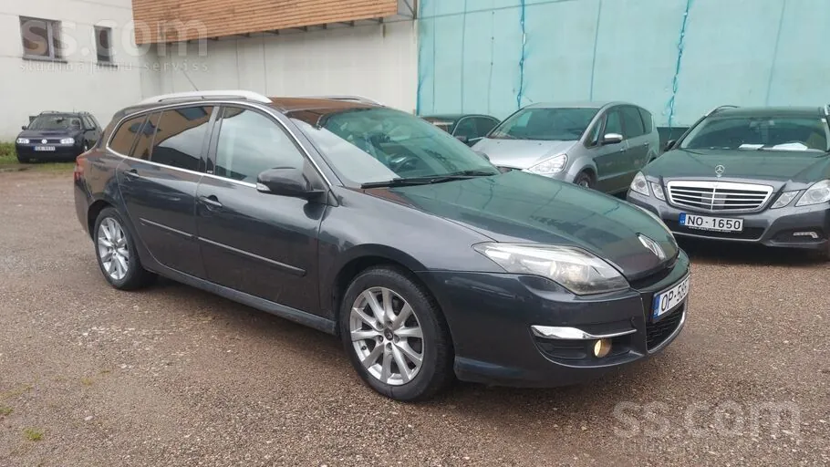 Renault Laguna 2011 photo 4