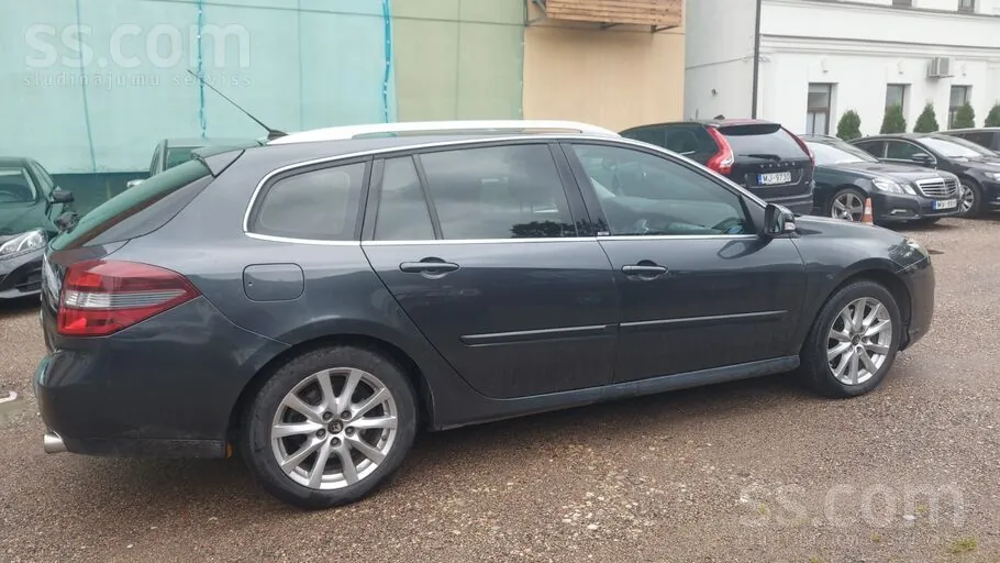 Renault Laguna 2011 photo 5