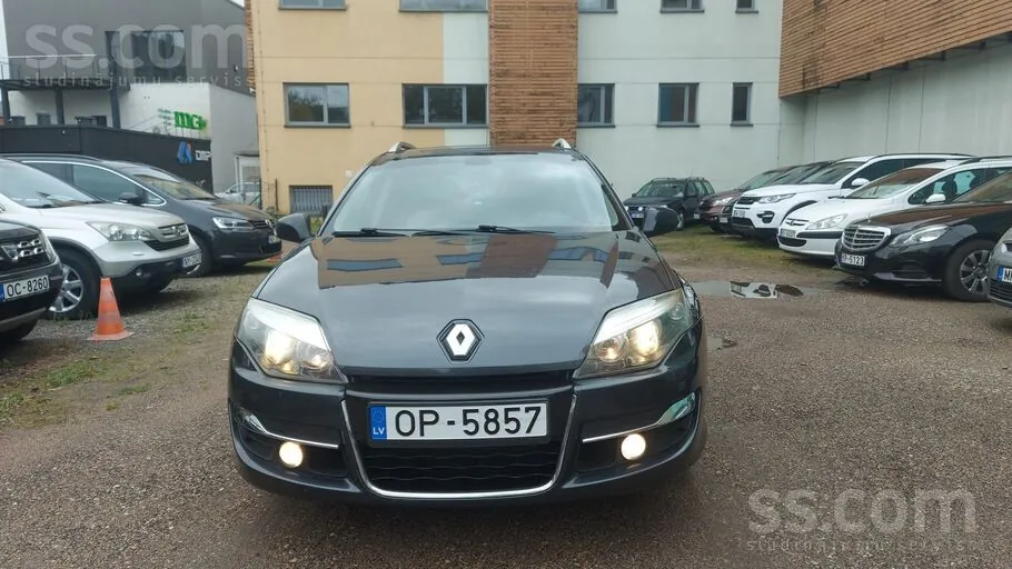 Renault Laguna 2011 photo 2