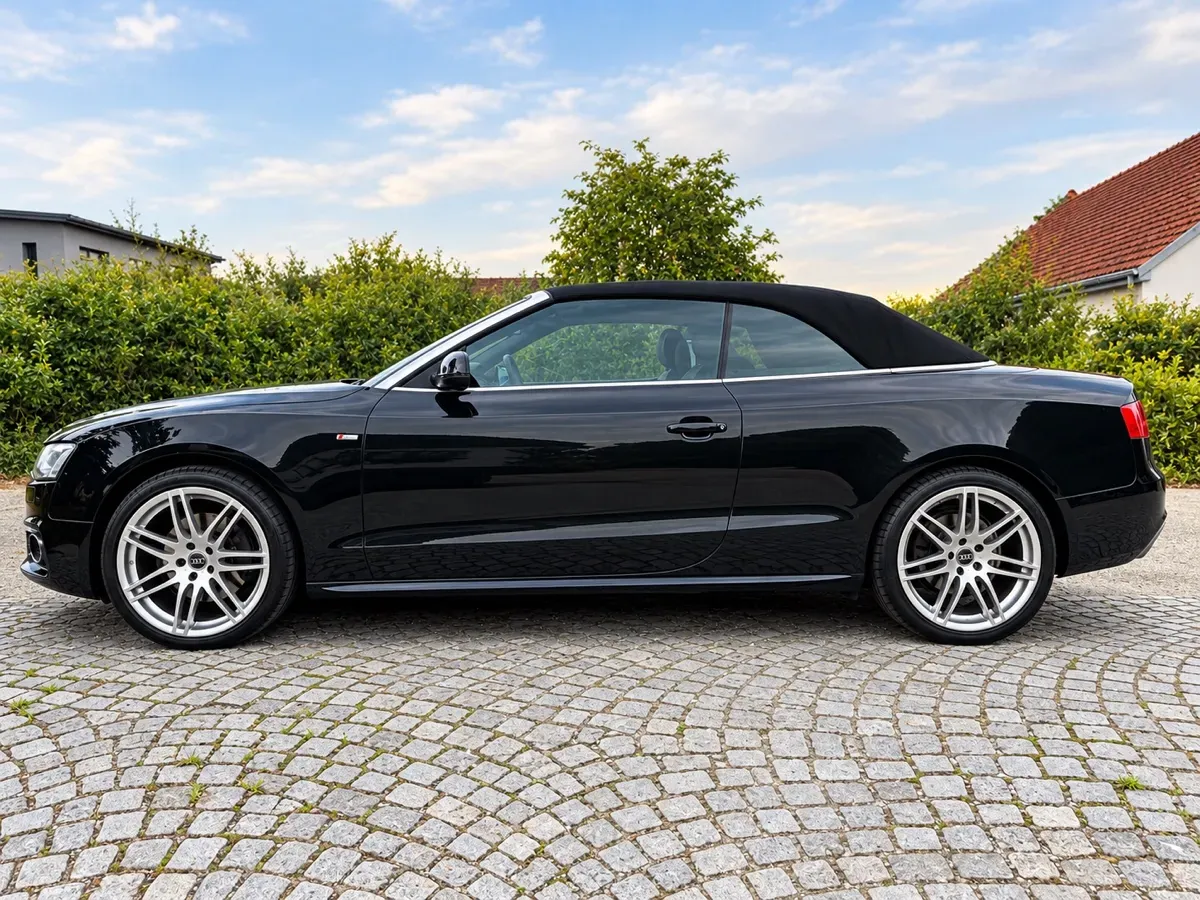 Audi A5 2011 photo 2