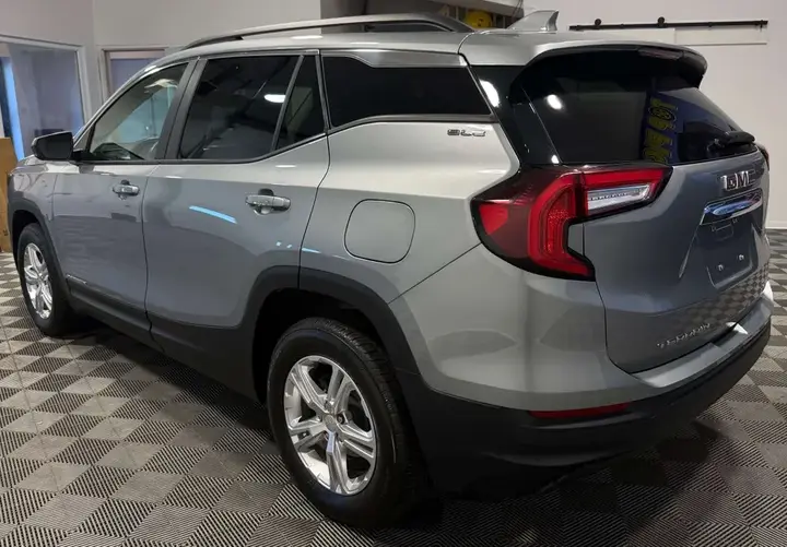 GMC Terrain 2024 photo 3
