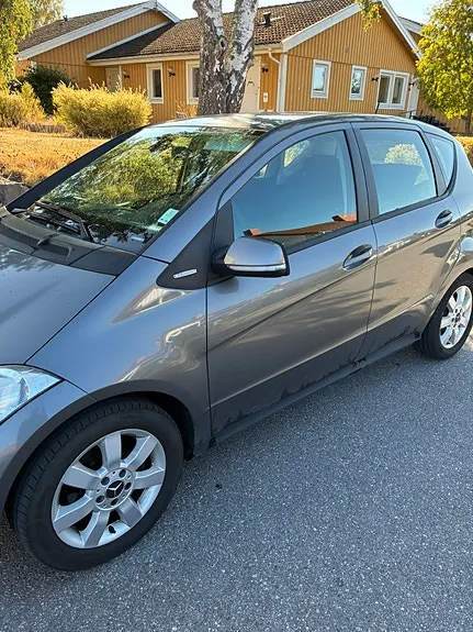 Mercedes-Benz A160 2010 photo 2