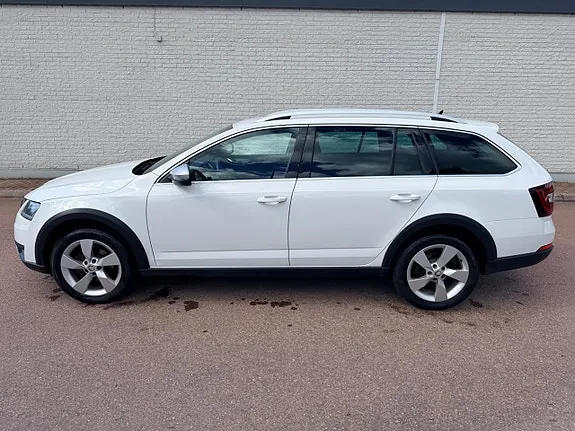 Skoda Octavia Scout 2019 photo 2