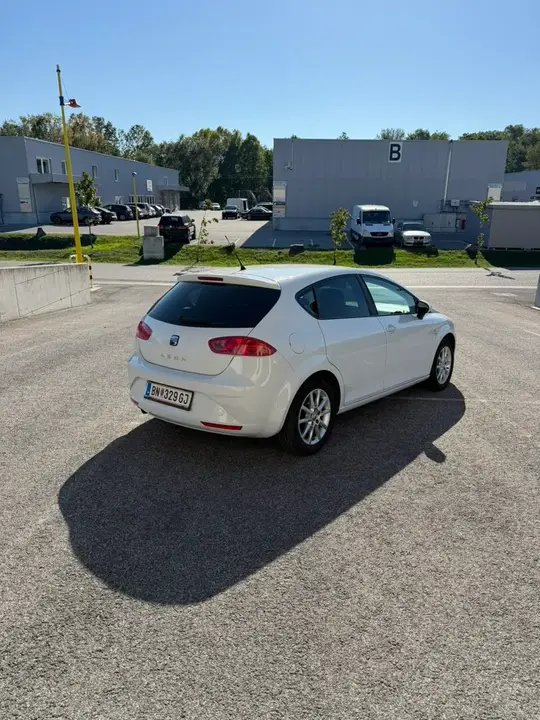 Seat Leon 2012 photo 3