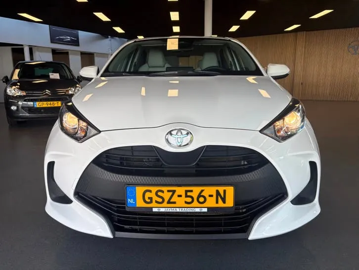Toyota Yaris 2025 photo 2
