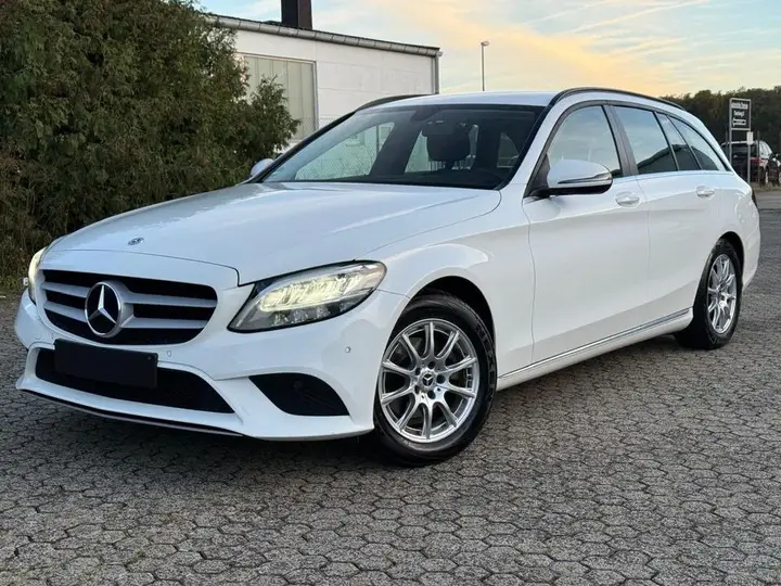 Mercedes-Benz C180