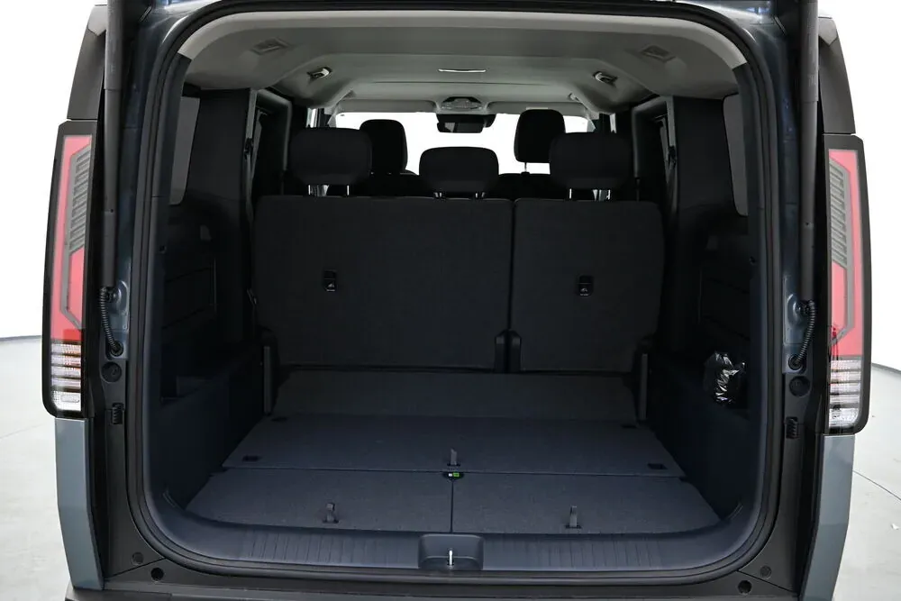 Kia Pv5 photo 2