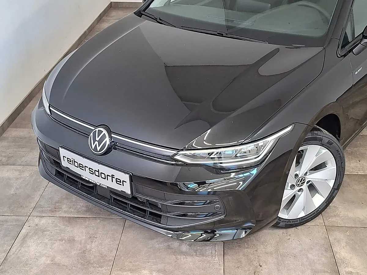 Volkswagen Golf 2026 photo 2