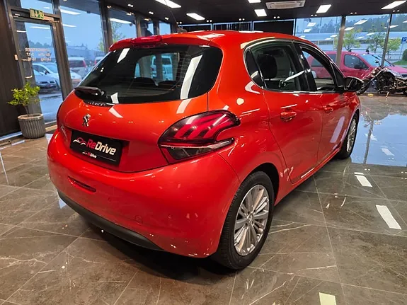 Peugeot 208 2015 photo 4
