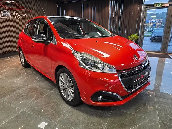 Peugeot 208 2015 photo 3