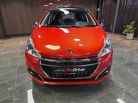 Peugeot 208 2015 photo 2