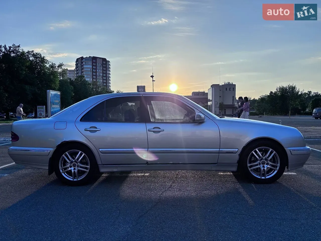 Mercedes-Benz E-Class 2000 photo 4