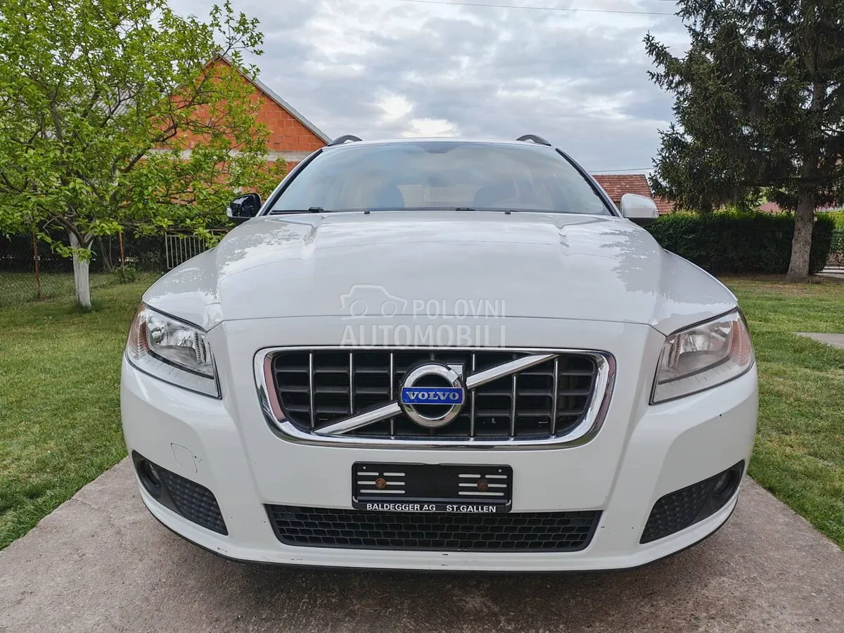 Volvo V70 2010 photo 3