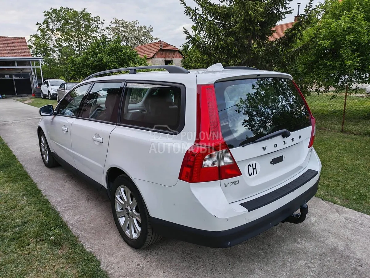 Volvo V70 2010 photo 5