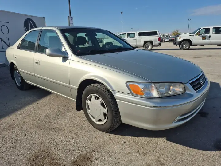 Toyota Camry 2000 photo 3