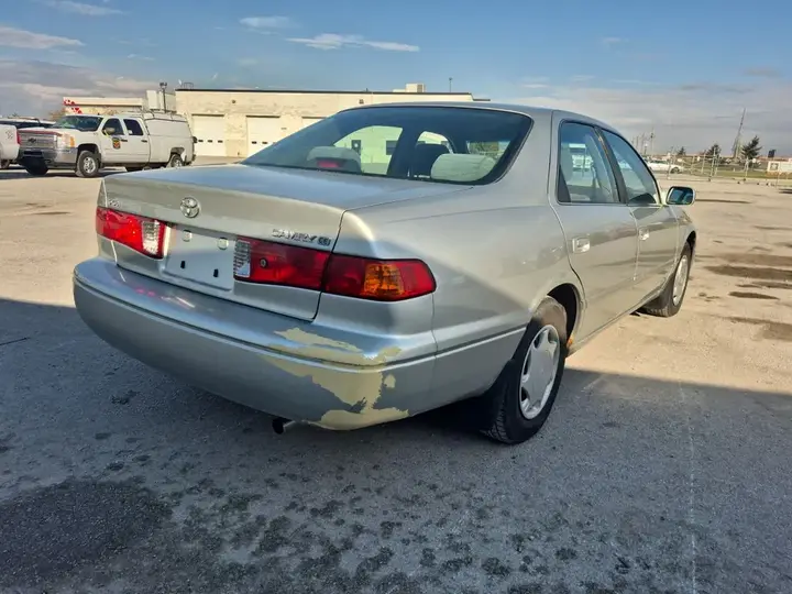 Toyota Camry 2000 photo 5